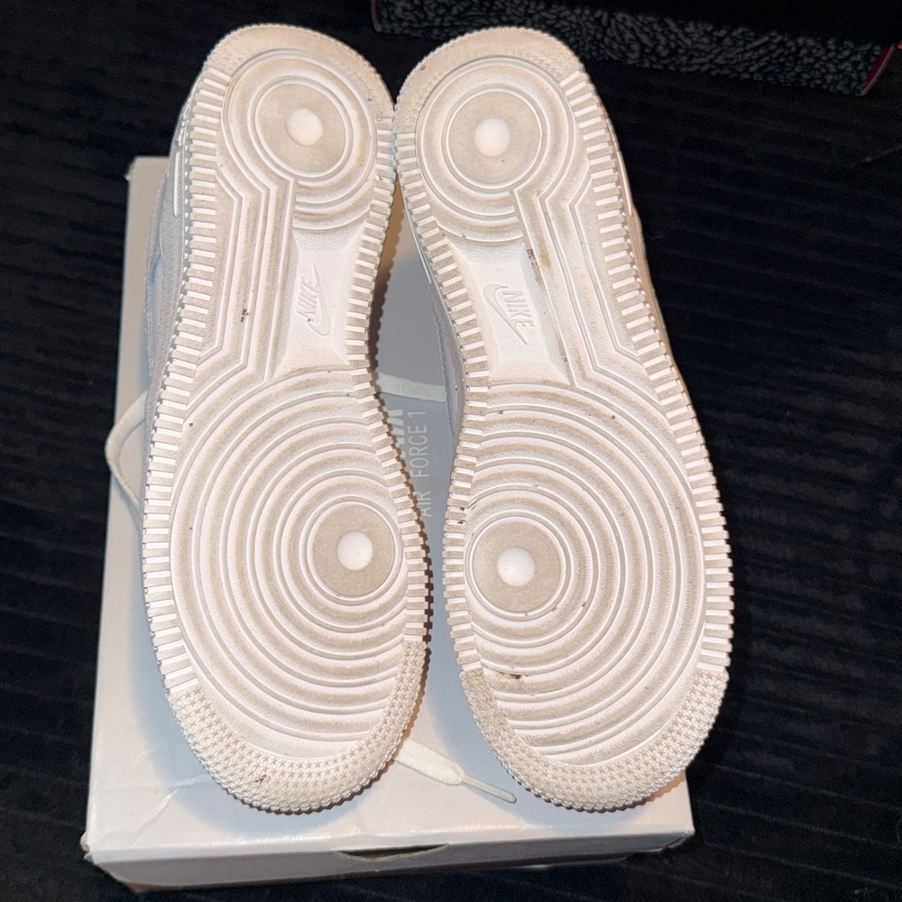 White Air Force 1 - Picture 6 of 6